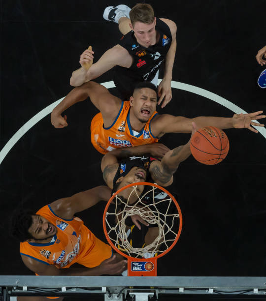 场防守的爱 场防守的爱