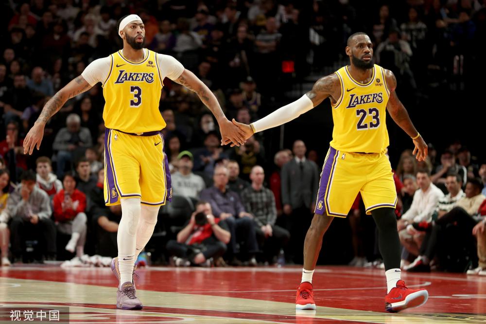 中脱颖而出 中脱颖而出